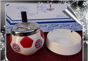 圆筒形手工艺陶瓷笔筒 文房雅器与居家日用